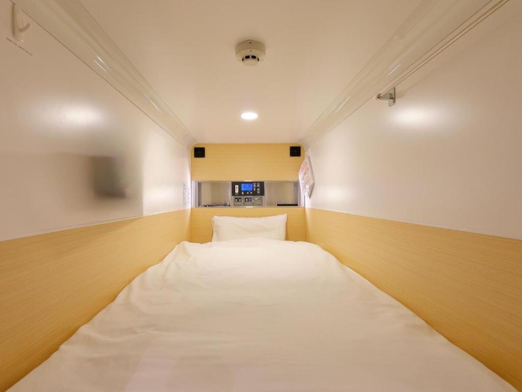 Acro Capsule Hotel Namba Dotonbori Ōsaka Eksteriør bilde