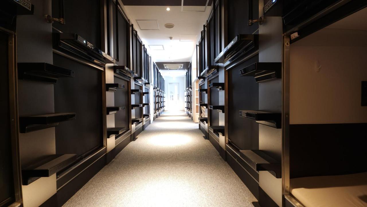 Acro Capsule Hotel Namba Dotonbori Ōsaka Eksteriør bilde