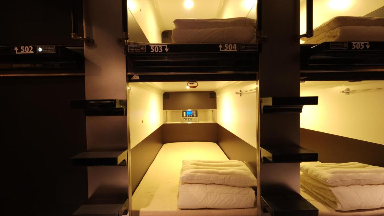 Acro Capsule Hotel Namba Dotonbori Ōsaka Eksteriør bilde